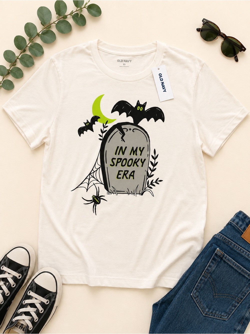 Old Navy NWT In My Spooky Era Halloween Graphic Tee XS Bats Spooky